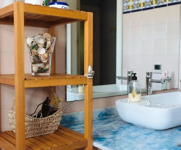 ホームステイ Blonski Guadalmar マラガ